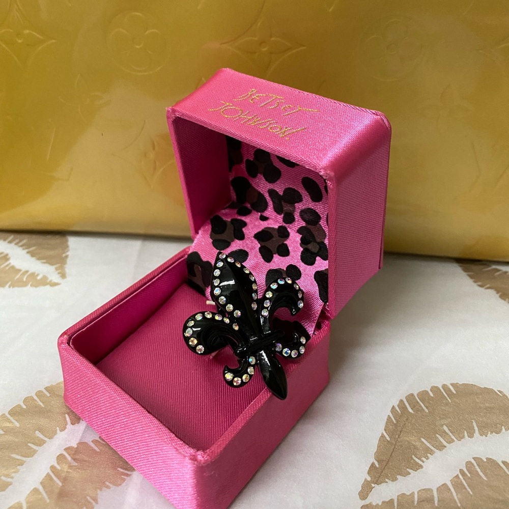 BETSEY JOHNSON Ring